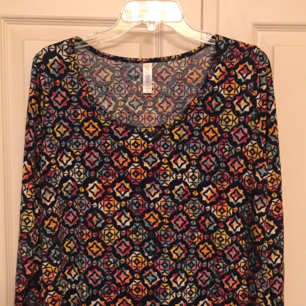 LuLaRoe Lynnae Top M